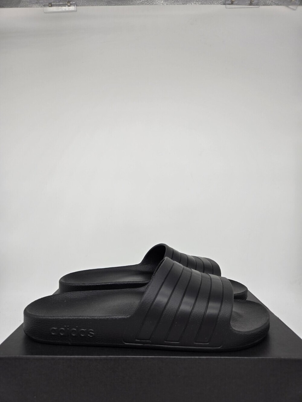 Adilette Men's Aqua Slides F35550 Triple Core Black Shoes Size 11 - Picture 3 of 7